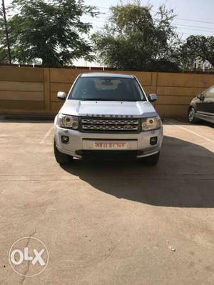 Well maintained Land Rover having Maharashtra