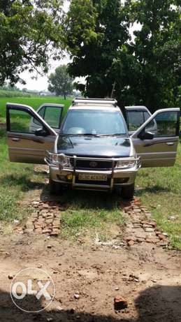  Tata Safari Storme diesel  Kms