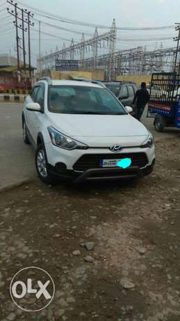  Hyundai i20 Active petrol  Kms