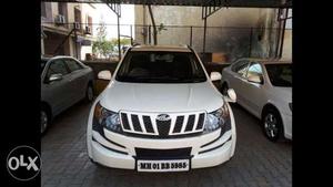 Mahindra XUV500 W