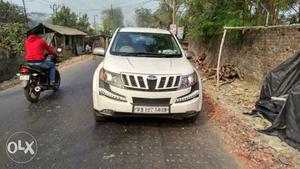 Xuv500 w8 excellent condition 10Lkh