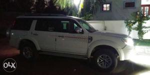 Ford Endeavour 4*4 diesel  KM  year