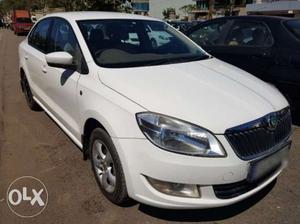 Skoda Rapid 1.6 Mpi Elegance At, , Petrol