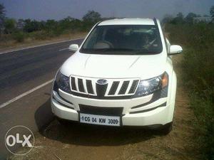 XUV 500 white,W8, Excellent condition like new