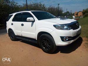 Toyota Fortuner 4x4 (AT) 