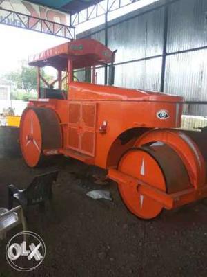 Genda Road Roller for sale. Extremely cream