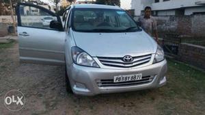  Toyota Innova diesel  Kms