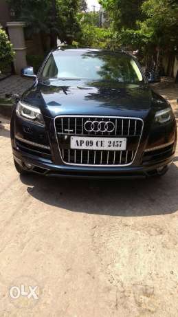Audi,Q7,crystai white colour,used one hand and good