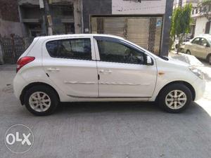  Hyundai I20 cng  Kms