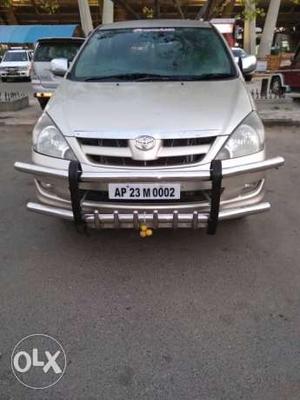  Toyota Innova diesel  Kms