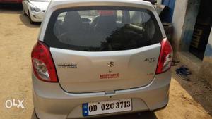 5 years old good condition Alto 800 lxi. Cover
