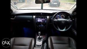  Toyota Fortuner 2.8 4x4 AT very good and nice fully