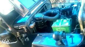 4 × 4 open jeep. Heigh speed 5 gear engine.