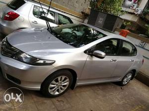 A very well maintained Automatic HONDA CITY 1.5 V AT SUNROOF