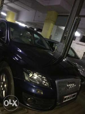 Audi q5 2.0 quattro, well maintained, blue color