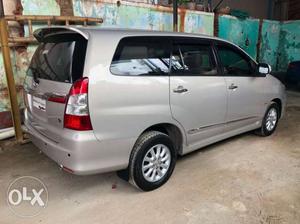  Toyota Innova diesel  Kms