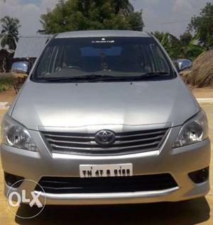 Toyota Innova 2.5 E Ps 8 Str Bs-iii, , Diesel