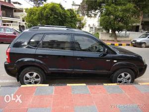 Black TUCSON in very good condition but for a reasonable