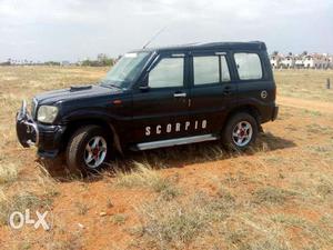  Mahindra scorpio Black in excellent condition