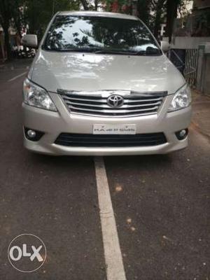 Toyota Innova 2.5 V 8 Str, , Diesel