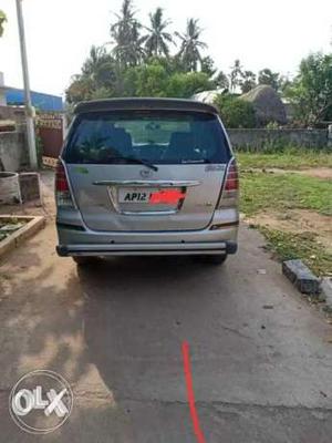  Toyota Innova diesel  Kms