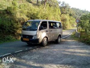 Tata venture new condition model - for sale with FULL AC