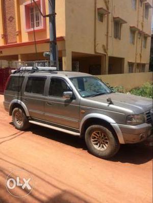  Ford Endeavour diesel xlt 4x Kms