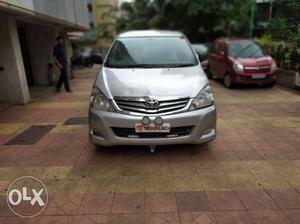  Toyota Innova diesel  Kms