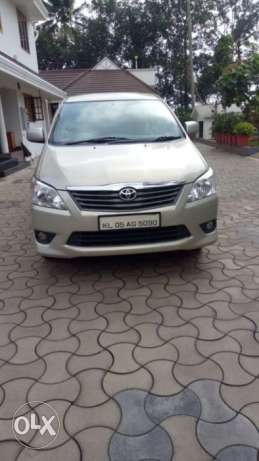 Toyota Innova 2.5 E 8 Str, , Diesel