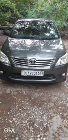  Toyota Innova diesel 2.5 VX BS  Kms