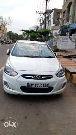 White verna 1.6sx car at available price