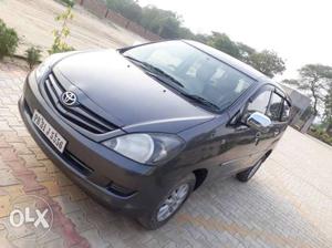  Toyota Innova diesel  Kms