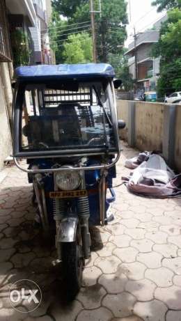 Yatri e rickshaw super Dlux model a very good