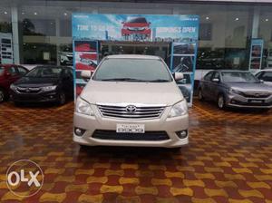 Toyota Innova 2.5 Ev Ps 8 Str Bs-iii, , Diesel