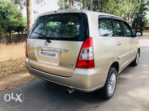  Toyota Innova diesel  Kms