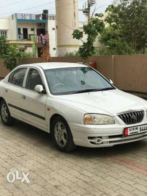  Hyundai Elantra cng  Kms