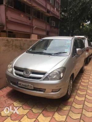  Toyota Innova diesel  Kms