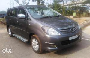 Toyota Innova 2.5 V topend  model Excellent Condition