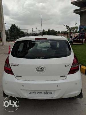 Hyundai iL Sportz Edition, White Color