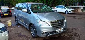  Toyota Innova diesel  Kms VX model 8 seater