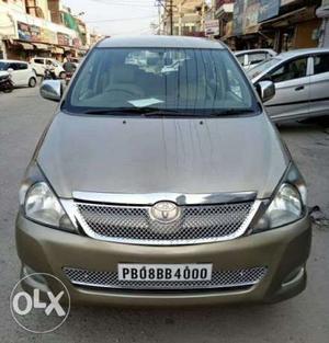 Toyota Innova 2.5 V 8 Str, , Diesel