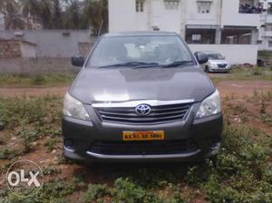  Toyota Innova diesel  Kms