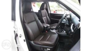 Toyota Fortuner 2.8 4x4 MT no accident  top end