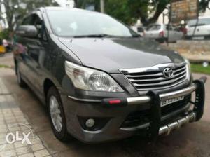 Toyota Innova 2.5 V 8 Str, , Diesel