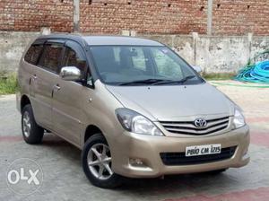  Toyota Innova diesel  Kms