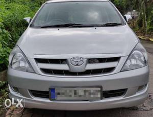 Toyota Innova V 