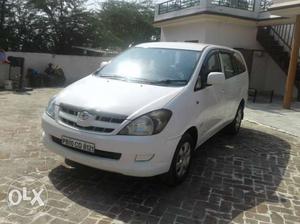  Toyota Innova diesel  Kms