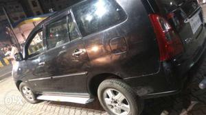  Toyota Innova diesel  Kms