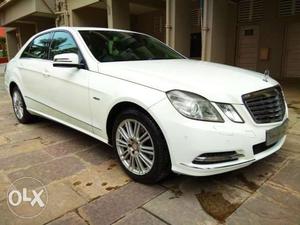 MERCEDES BENZ Lovers!  E200 Sunroof Petrol Automatic
