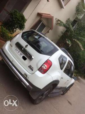  Renault Duster-110PS-Adventure-White
